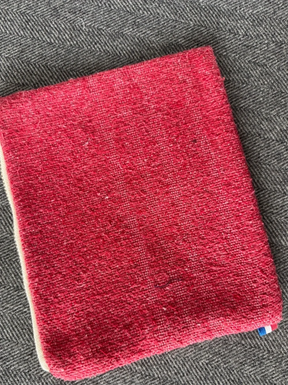 NWOT, DARLING FRENCH RED TEXTURED ENVELOPE POUCH WITH ZIPPERED CLOSURE